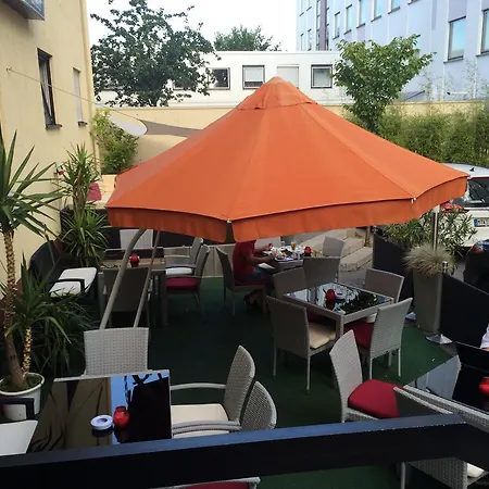 Zum Rosengarten فندق