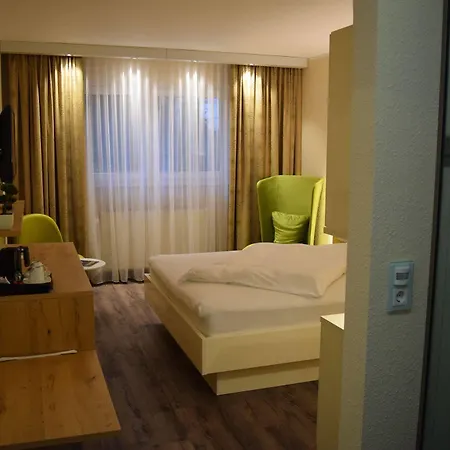Zum Rosengarten Hotel 2*