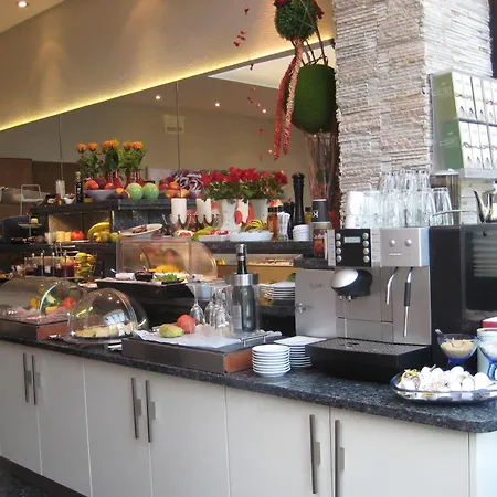 Zum Rosengarten Hotel 2*